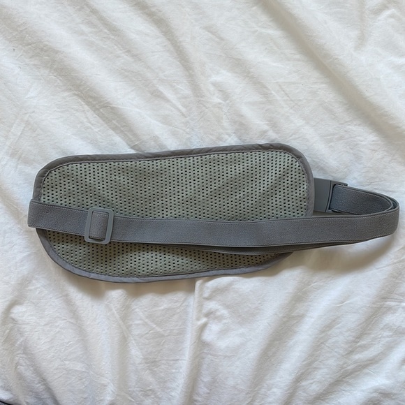 Grey Athletic Adjustable Fanny Pack with Two Zipper Pockets and Detachable Strap - Picture 2 of 4